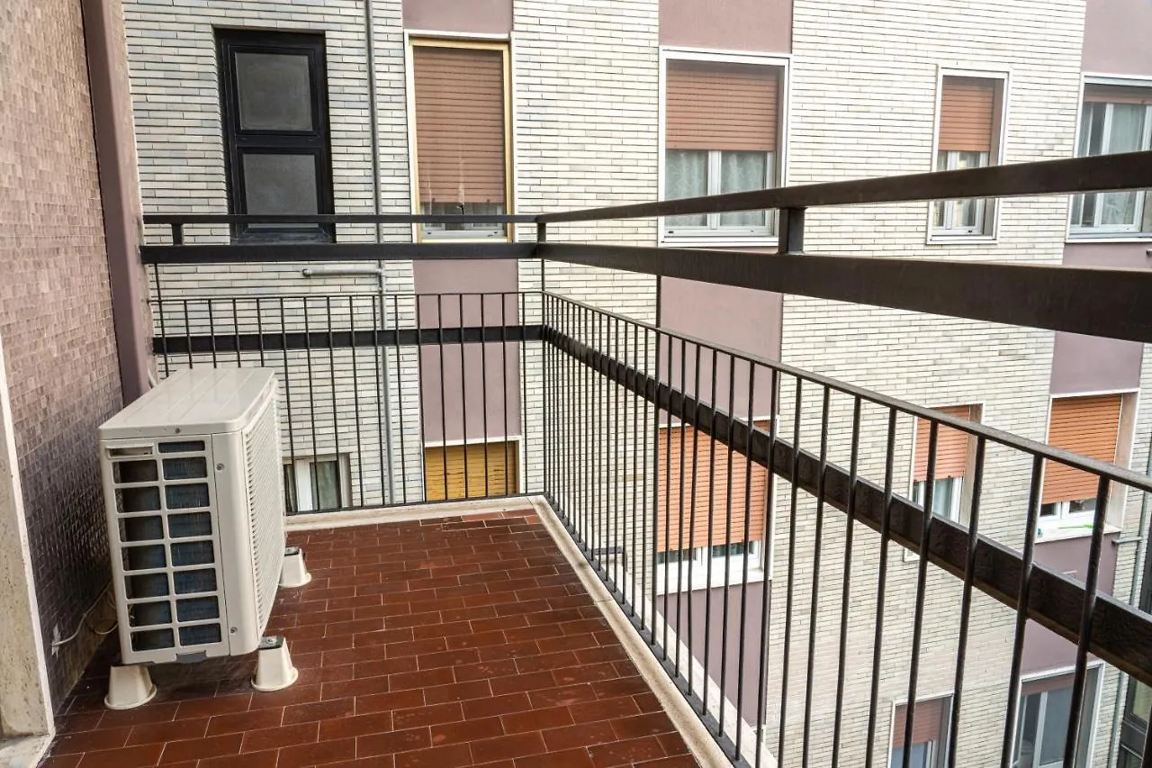 San Donato -M3,Linate Airport,Duomo,Policlinico,Wi-Fi Apartment San Donato Milanese 0*,  Italy